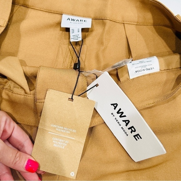 NWT Aware Vero Moda Yellow Ochre/Marigold Button Cuff Pant Mabel NW Ankle Pants - Picture 7 of 8